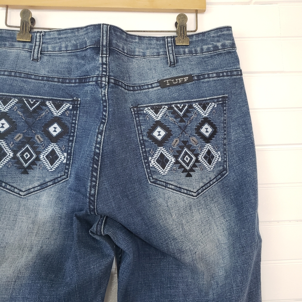 Cowgirl Tuff Embroidered Pocket Festive Jeans 33/35
